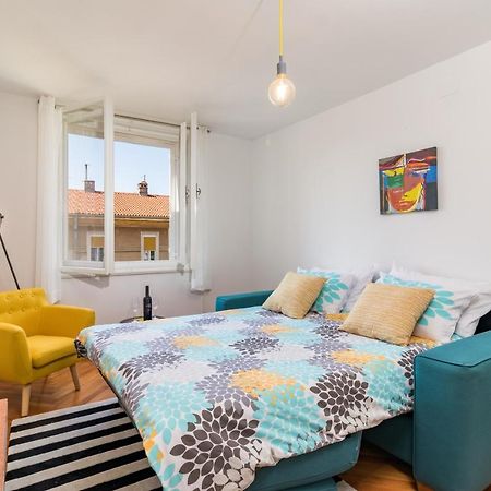 Quirky Apartment Arena With Parking بولا المظهر الخارجي الصورة