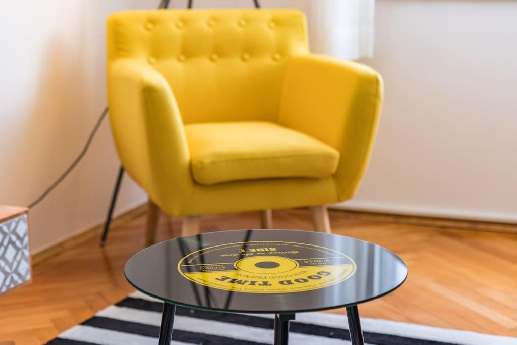 Quirky Apartment Arena With Parking بولا المظهر الخارجي الصورة